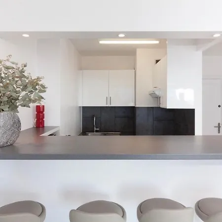 Flat On Croisette Facing The Palais Des Festivals * 칸느
