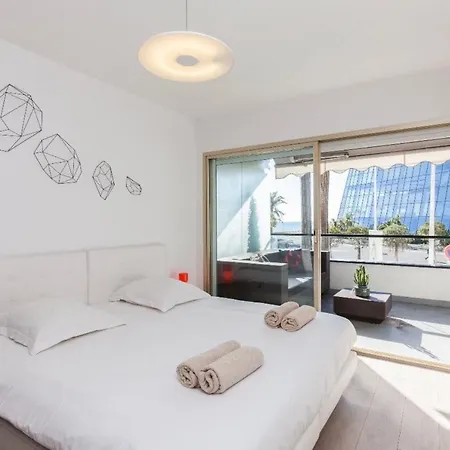 Flat On Croisette Facing The Palais Des Festivals * Cannes