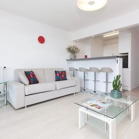 Flat On Croisette Facing The Palais Des Festivals * Cannes