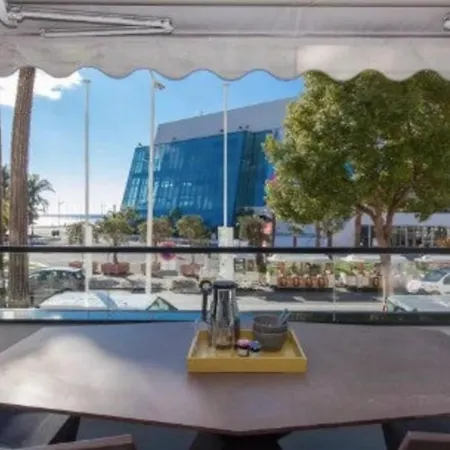 Flat On Croisette Facing The Palais Des Festivals *