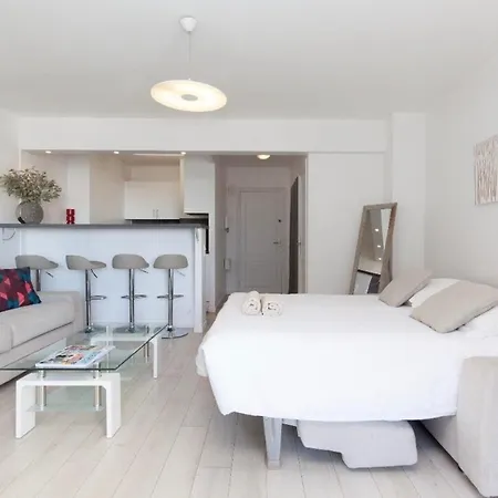 Flat On Croisette Facing The Palais Des Festivals *